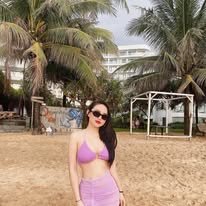 Hình Ảnh Người Con Gái Đẹp Buồn Vẻ Đẹp Tự Nhiên Và Phong Cách Quyến Rũ Trên Bãi Biển Mùa Hè